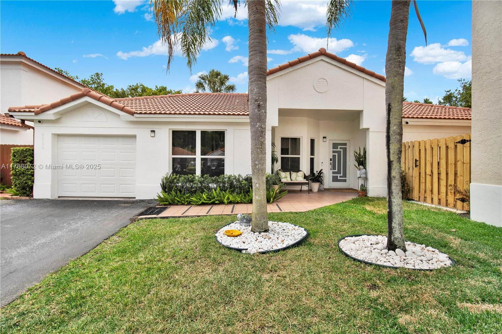 Real estate property located at 5566 102nd Pl, Miami-dade, Doral Palms, Doral, FL