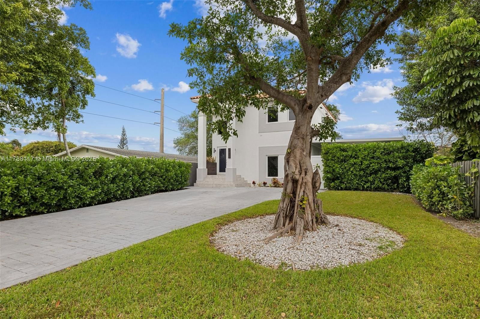 Real estate property located at 2615 213th St, Miami-dade, Biltmore Pk, Miami, FL