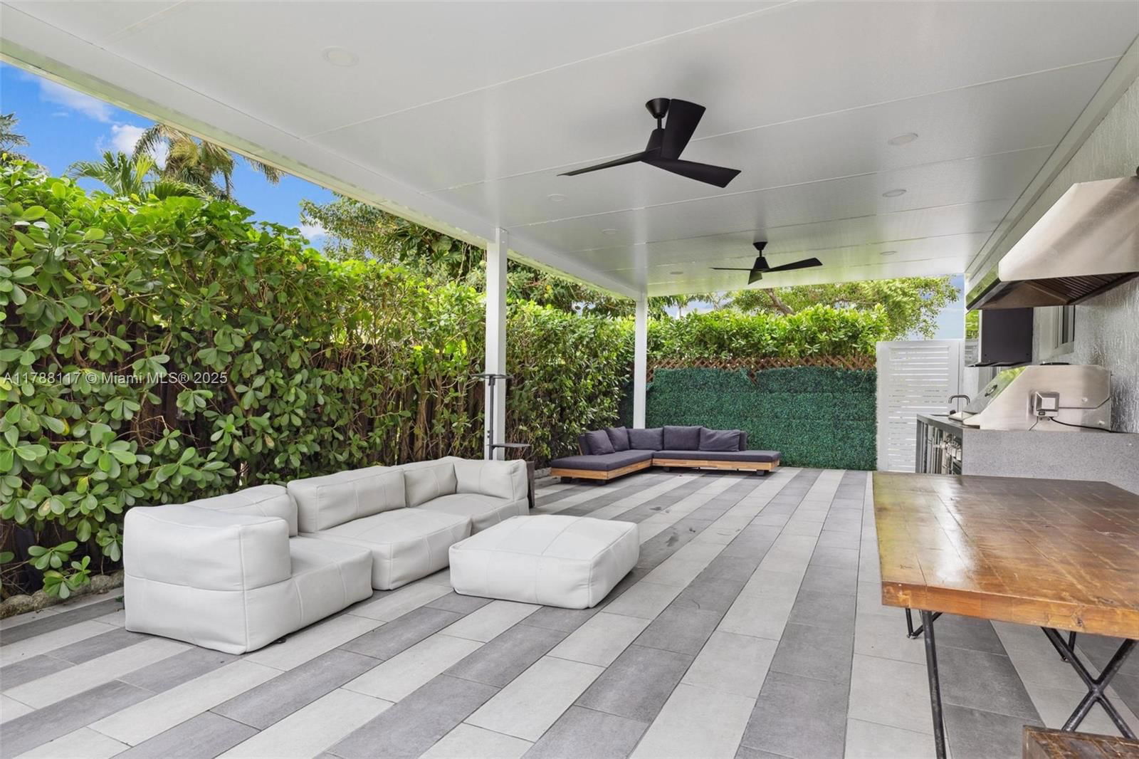 Real estate property located at 2615 213th St, Miami-dade, Biltmore Pk, Miami, FL