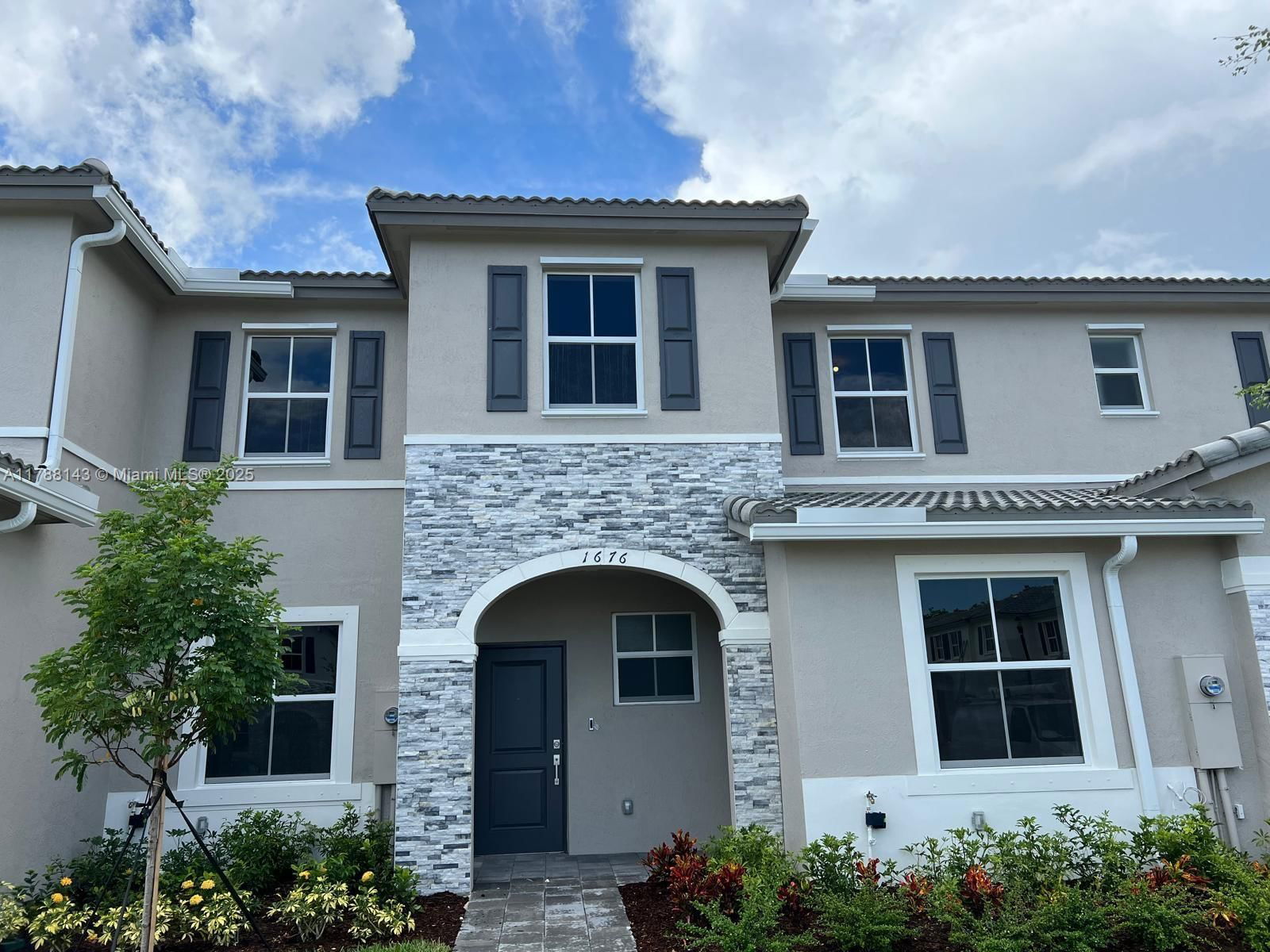 Real estate property located at 1676 26th Ter, Miami-dade, 28, Homestead, FL