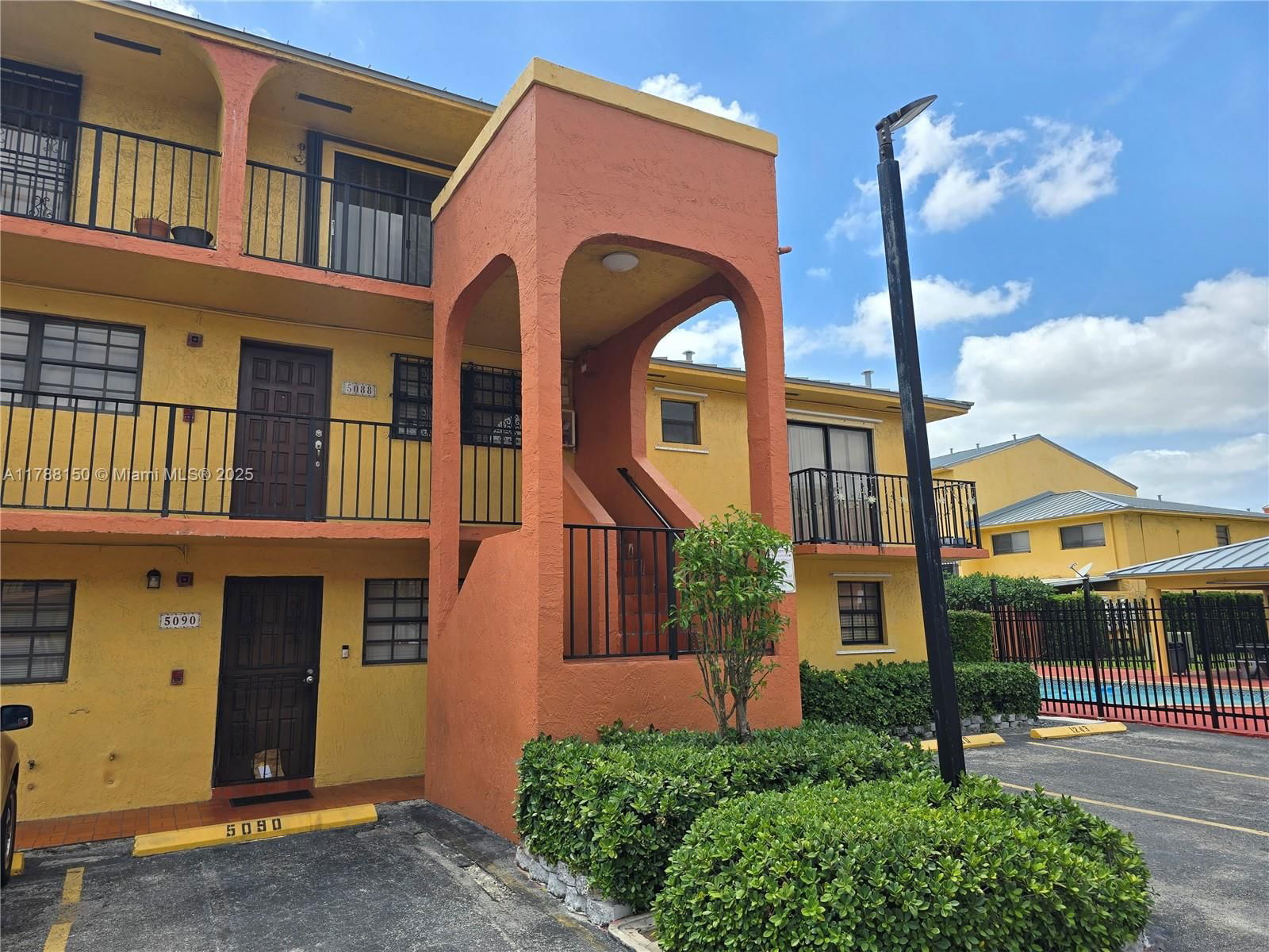 Real estate property located at 5088 12th Ln D-11, Miami-dade, Carmel Townhomes Condo, Hialeah, FL