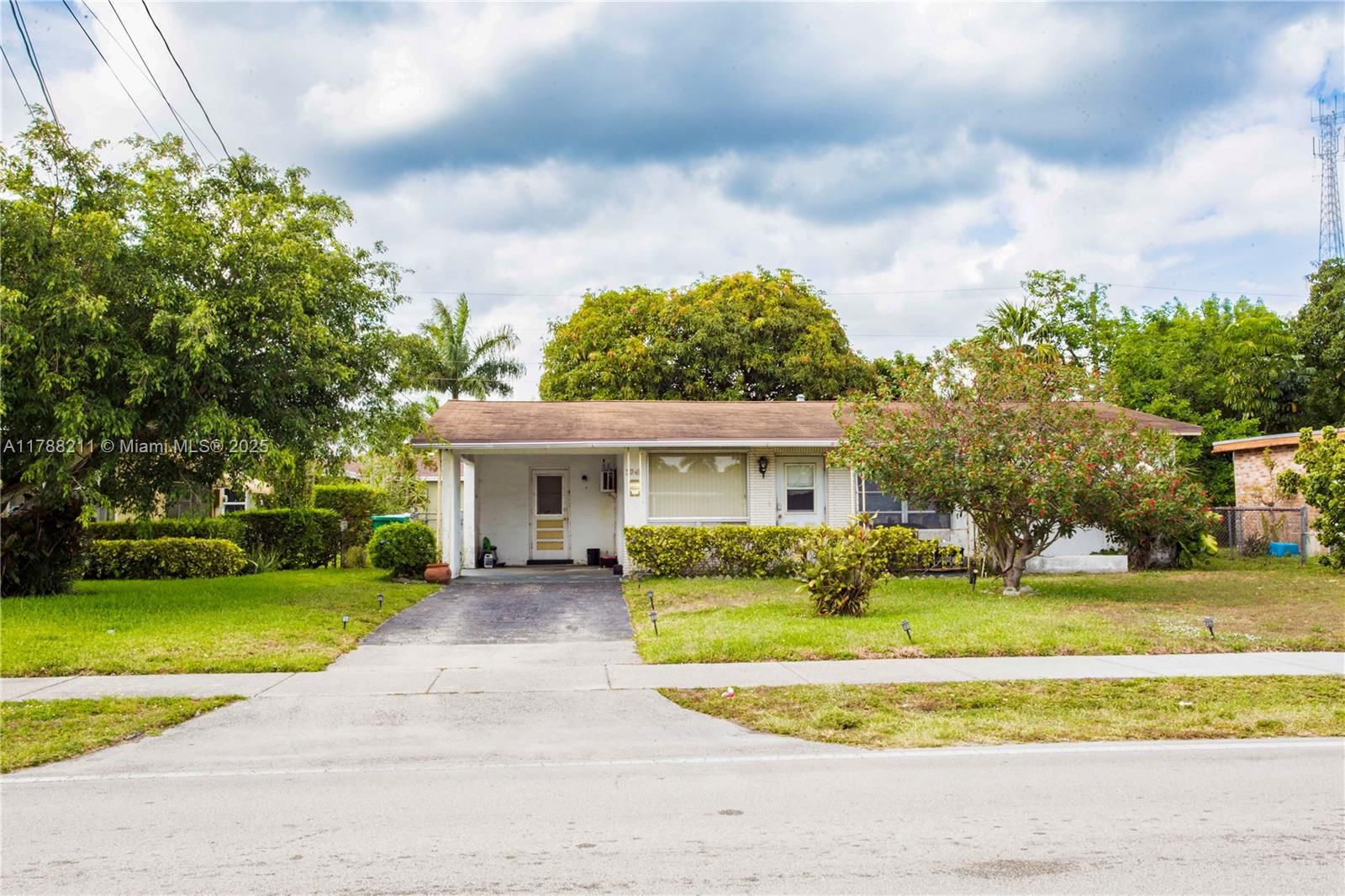 Real estate property located at 3241 16th St, Broward, John F Kennedy Estates Se, Lauderhill, FL