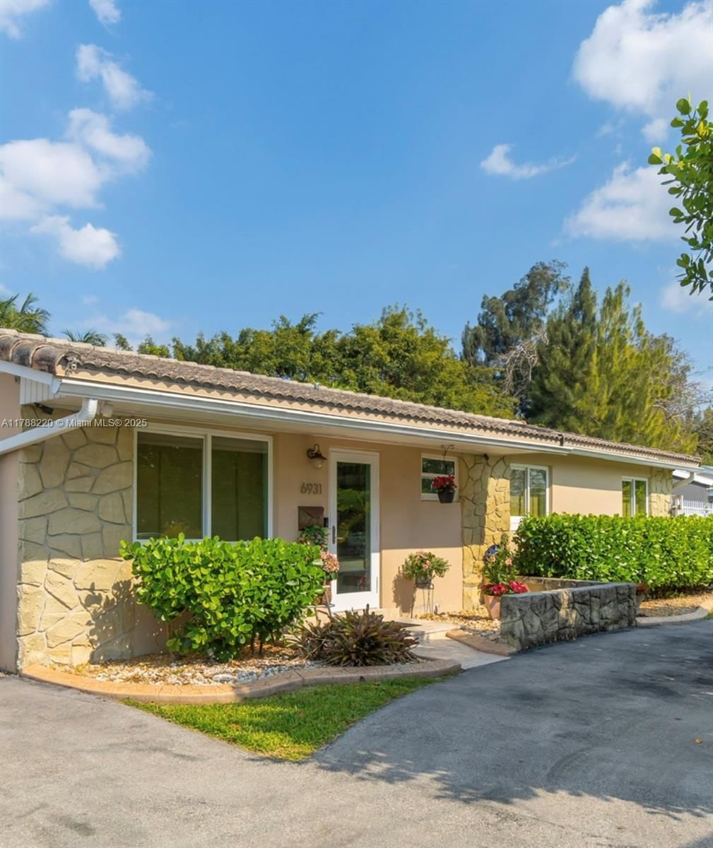 Real estate property located at 6931 108th Ave, Miami-dade, Westwood Ests Sec 2 2nd A, Miami, FL