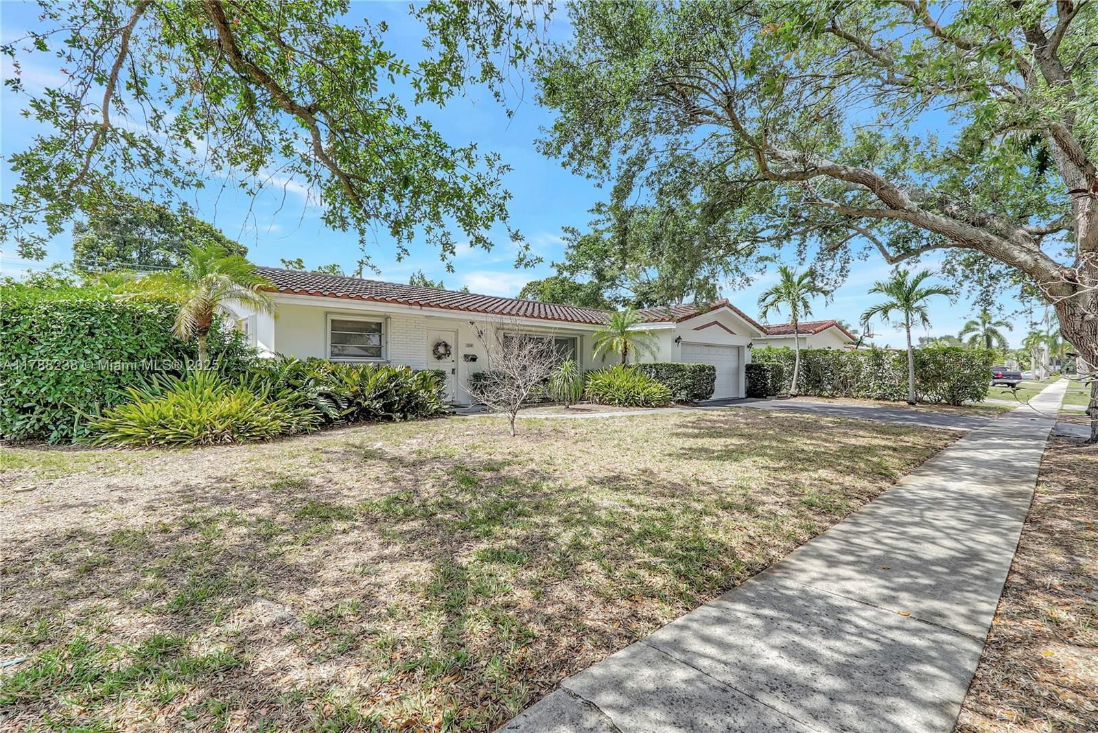 Real estate property located at 5220 Monroe St, Broward, Hollywood Hills, Hollywood, FL
