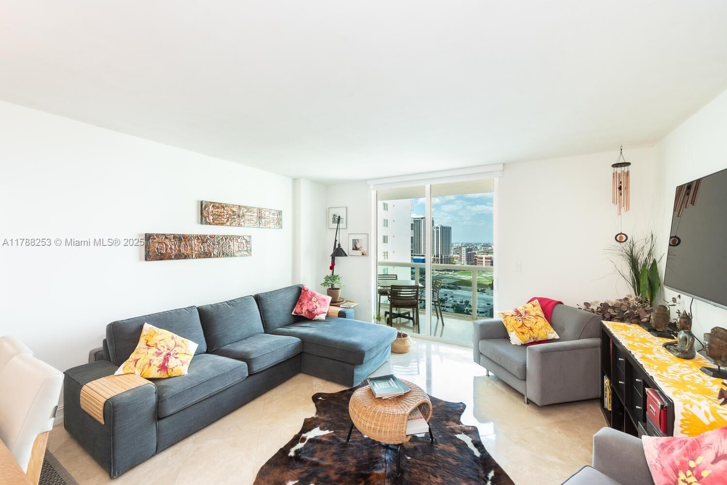 Real estate property located at 1800 Bayshore Dr #2406, Miami-dade, 1800 Club Condo, Miami, FL
