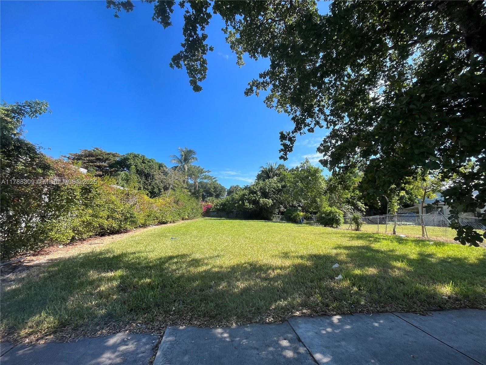 Real estate property located at 3049 5th Ave, Miami-dade, Northern Blvd Track, Miami, FL