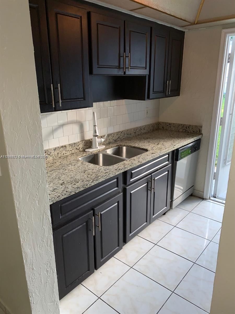 Real estate property located at 1850 Arthur St #2, Broward, Pell Manor Condominium Ii, Hollywood, FL
