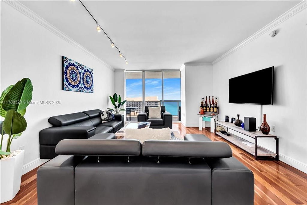 Real estate property located at 1830 Ocean Dr LPH4910, Broward, Beach Club Two Condo, Hallandale Beach, FL