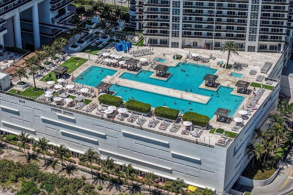 Real estate property located at 1830 Ocean Dr LPH4910, Broward, Beach Club Two Condo, Hallandale Beach, FL
