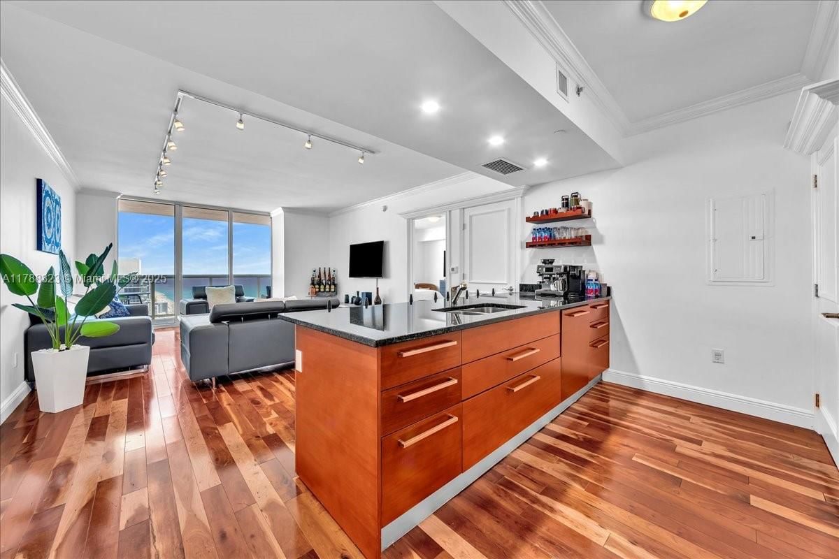 Real estate property located at 1830 Ocean Dr LPH4910, Broward, Beach Club Two Condo, Hallandale Beach, FL