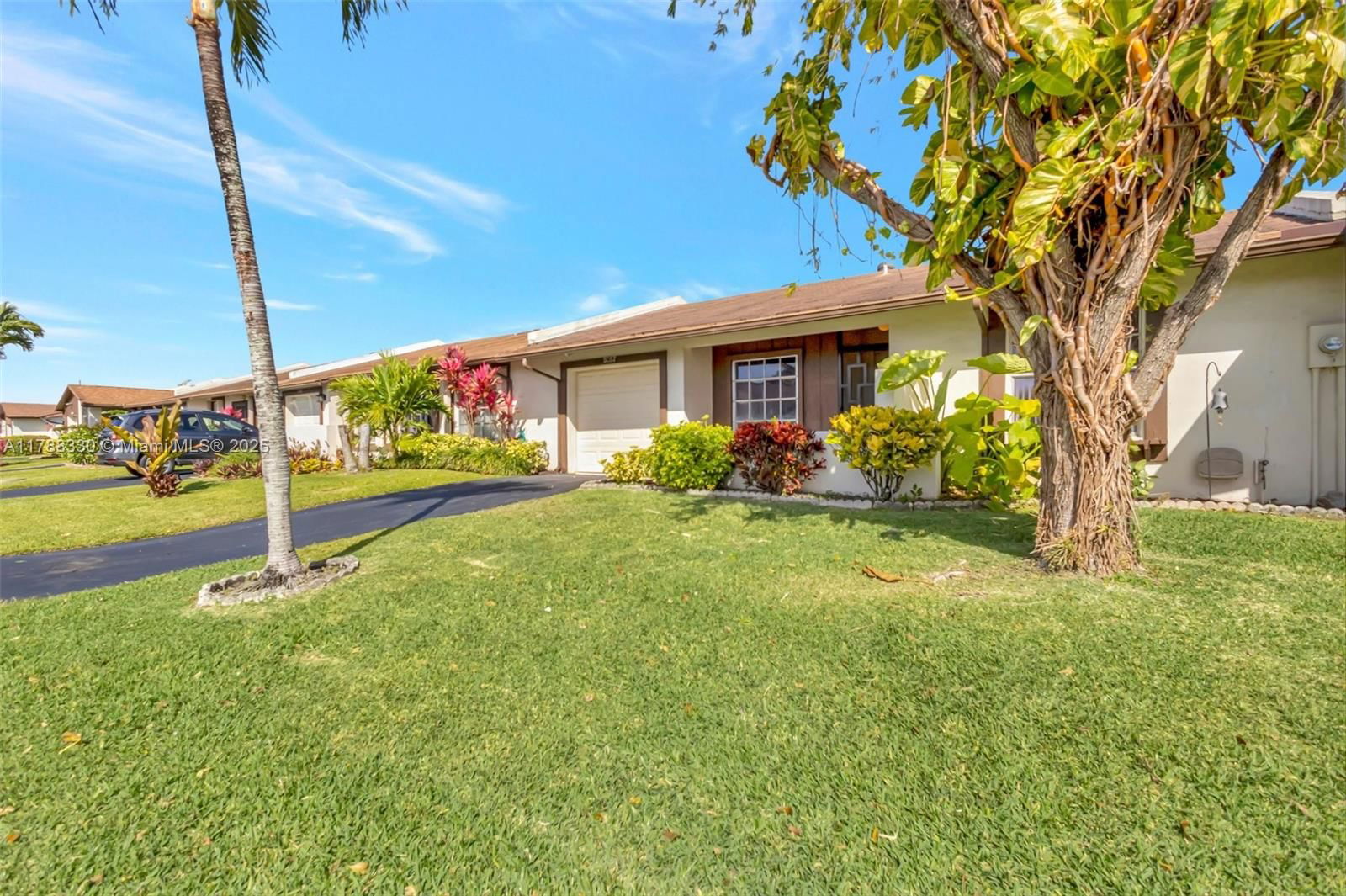 Real estate property located at 5057 Forsythia St, Palm Beach, Kings Point 13, Delray Beach, FL