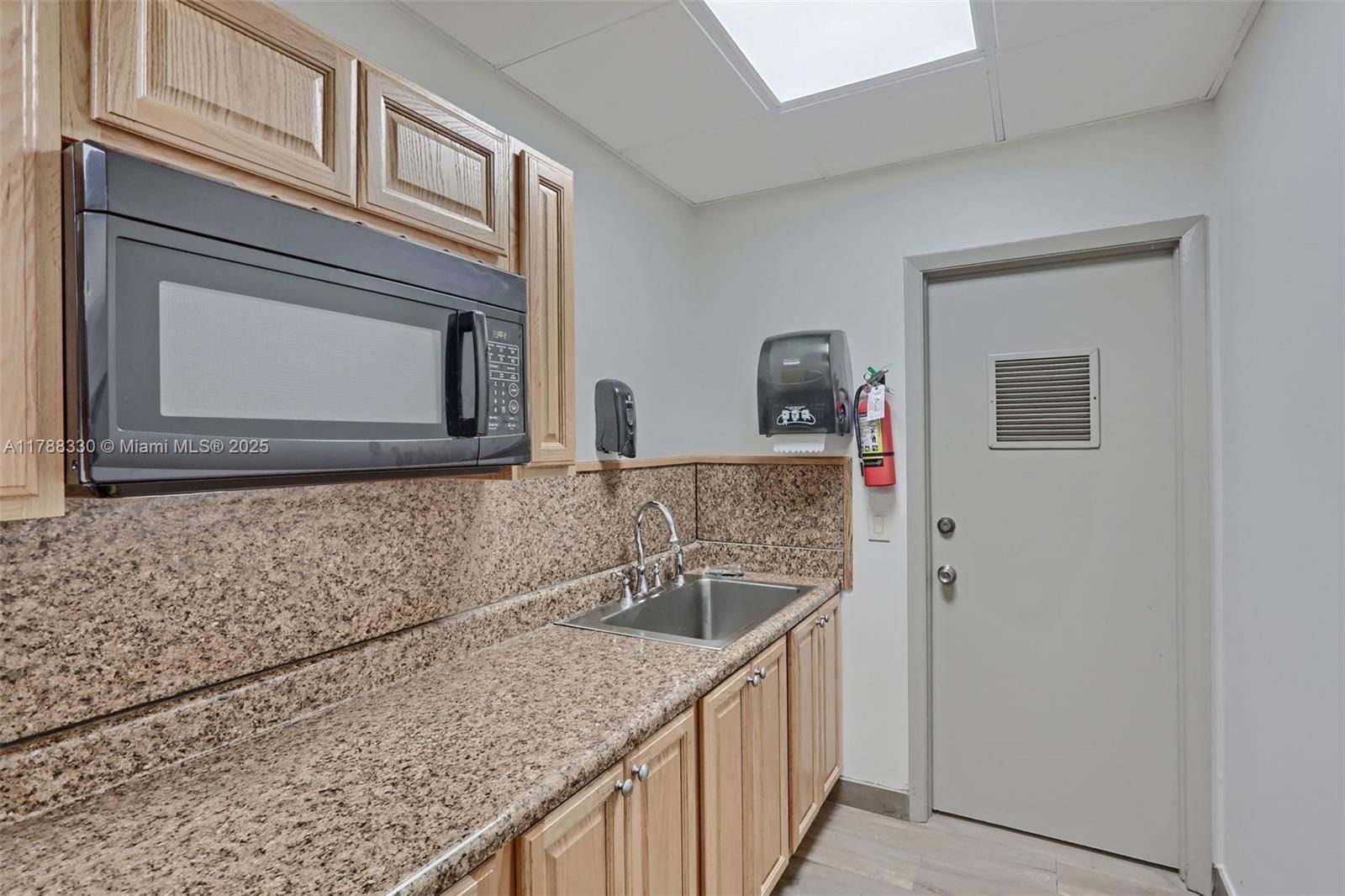Real estate property located at 5057 Forsythia St, Palm Beach, Kings Point 13, Delray Beach, FL