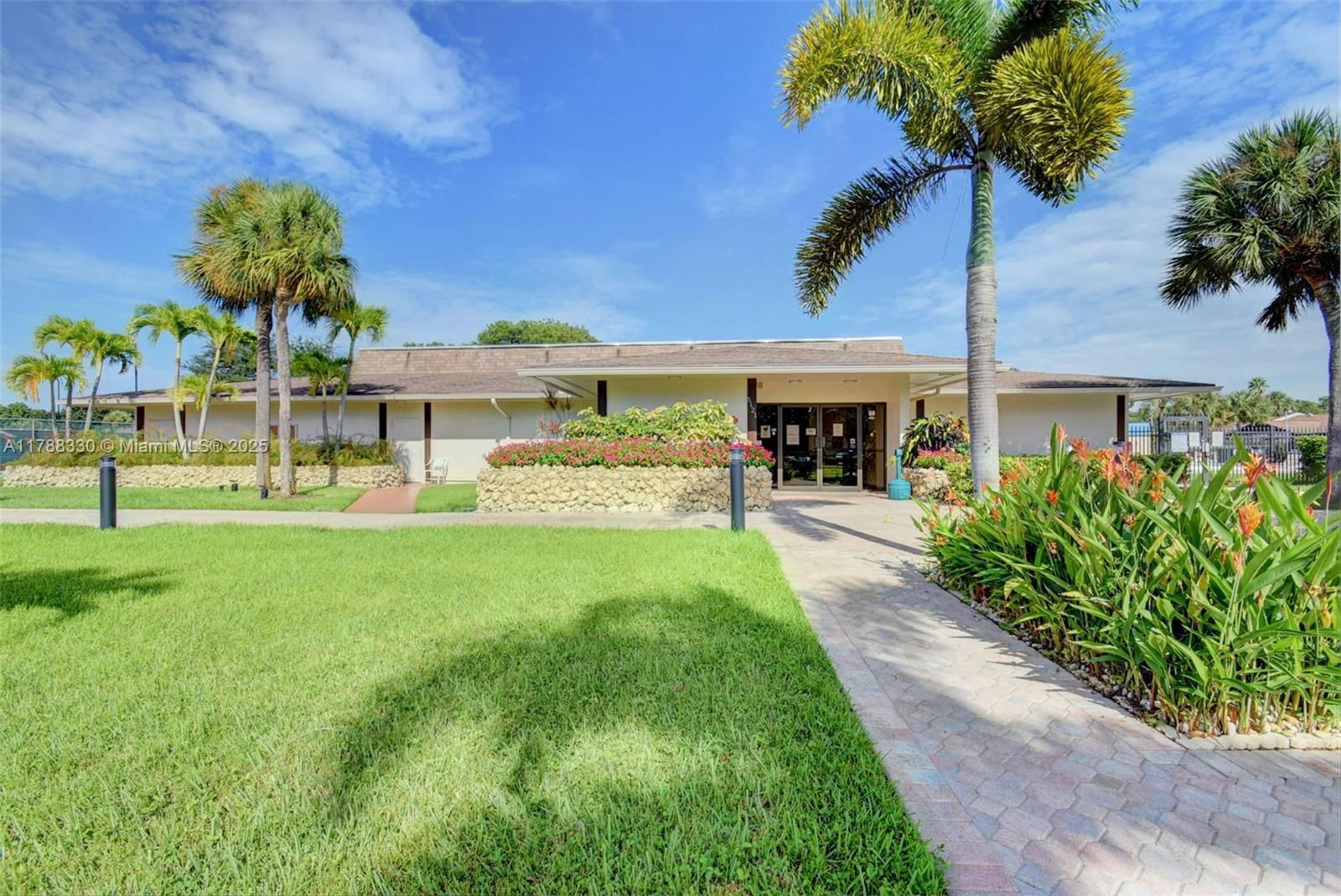 Real estate property located at 5057 Forsythia St, Palm Beach, Kings Point 13, Delray Beach, FL