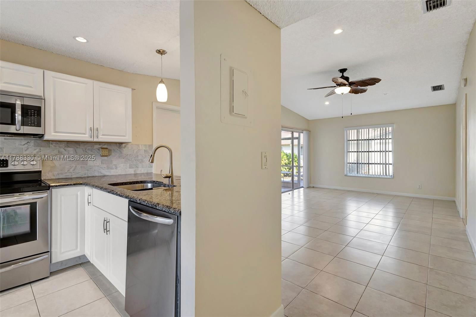 Real estate property located at 5057 Forsythia St, Palm Beach, Kings Point 13, Delray Beach, FL