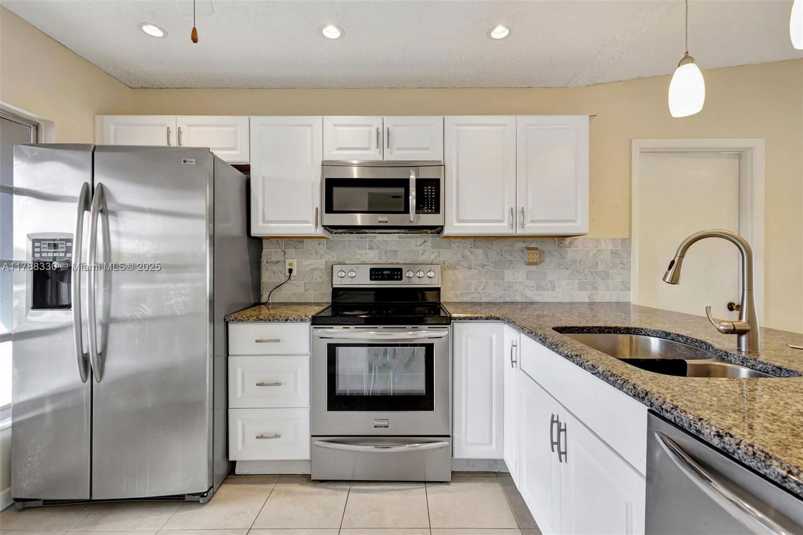 Real estate property located at 5057 Forsythia St, Palm Beach, Kings Point 13, Delray Beach, FL