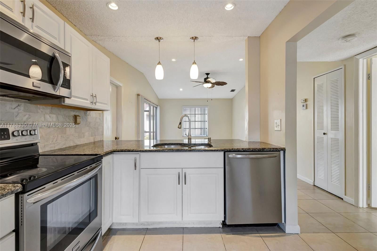 Real estate property located at 5057 Forsythia St, Palm Beach, Kings Point 13, Delray Beach, FL