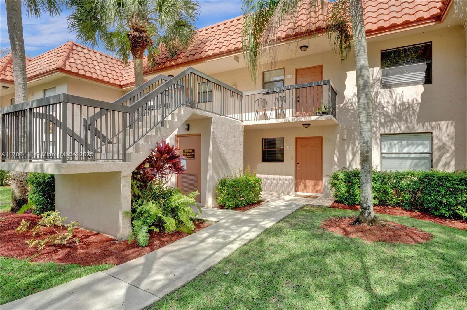 Real estate property located at 15705 Waterside Cir #104, Broward, Waterside Village Three C, Sunrise, FL