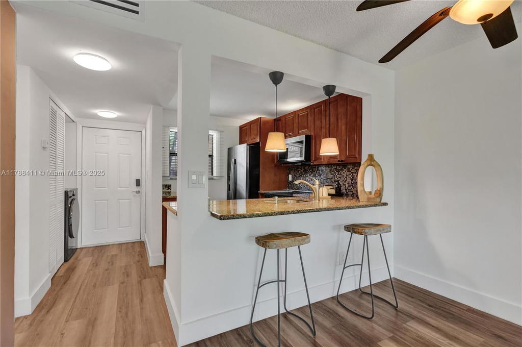 Real estate property located at 15705 Waterside Cir #104, Broward, Waterside Village Three C, Sunrise, FL