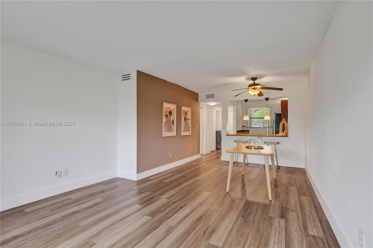 Real estate property located at 15705 Waterside Cir #104, Broward, Waterside Village Three C, Sunrise, FL