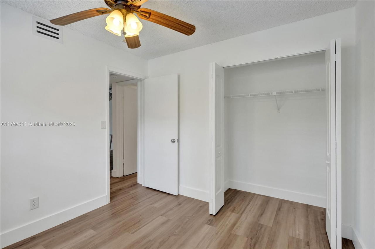 Real estate property located at 15705 Waterside Cir #104, Broward, Waterside Village Three C, Sunrise, FL