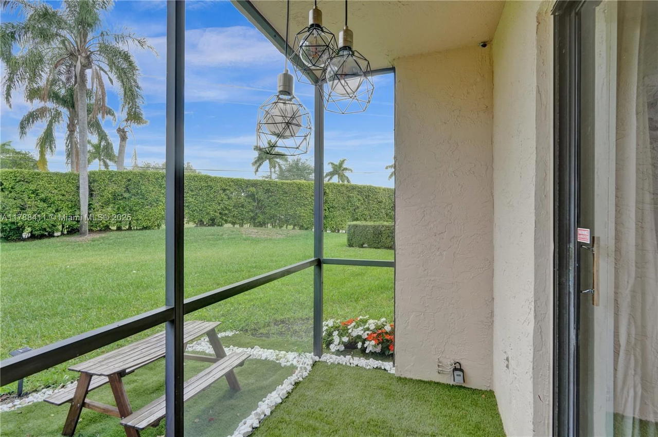 Real estate property located at 15705 Waterside Cir #104, Broward, Waterside Village Three C, Sunrise, FL