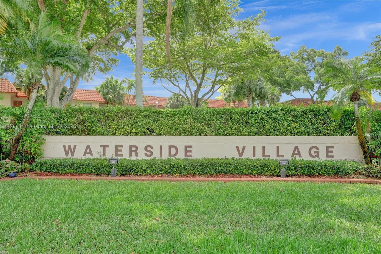 Real estate property located at 15705 Waterside Cir #104, Broward, Waterside Village Three C, Sunrise, FL