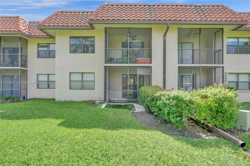 Real estate property located at 15705 Waterside Cir #104, Broward, Waterside Village Three C, Sunrise, FL