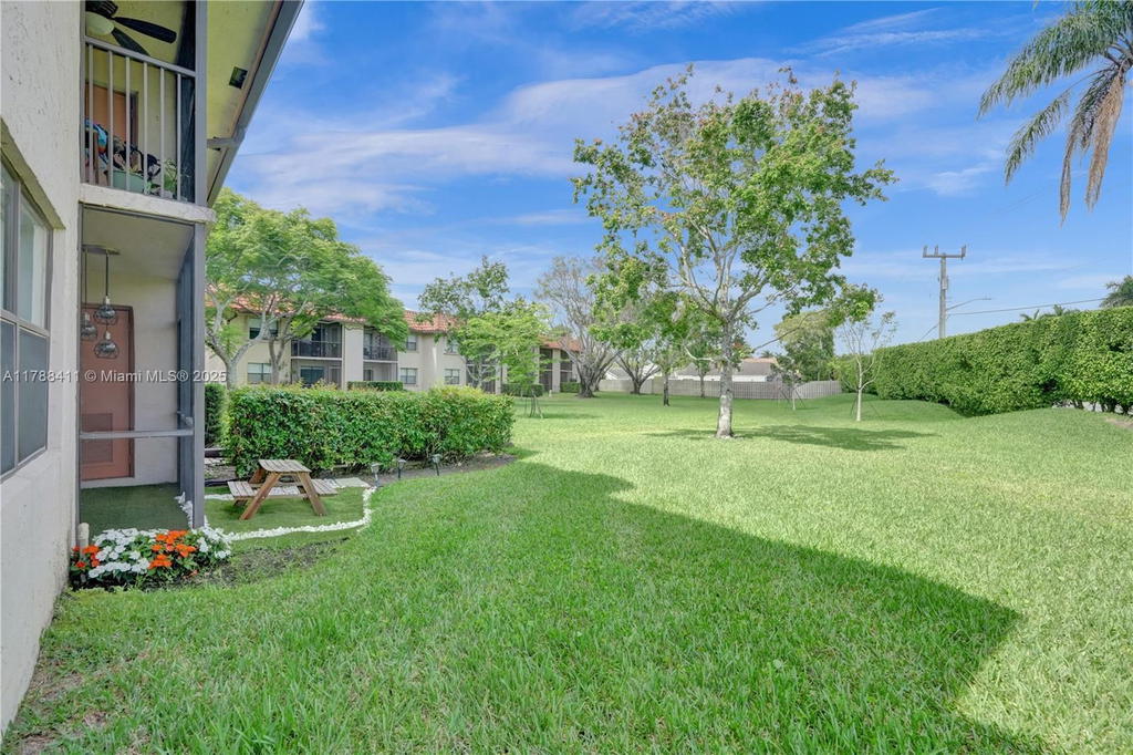 Real estate property located at 15705 Waterside Cir #104, Broward, Waterside Village Three C, Sunrise, FL
