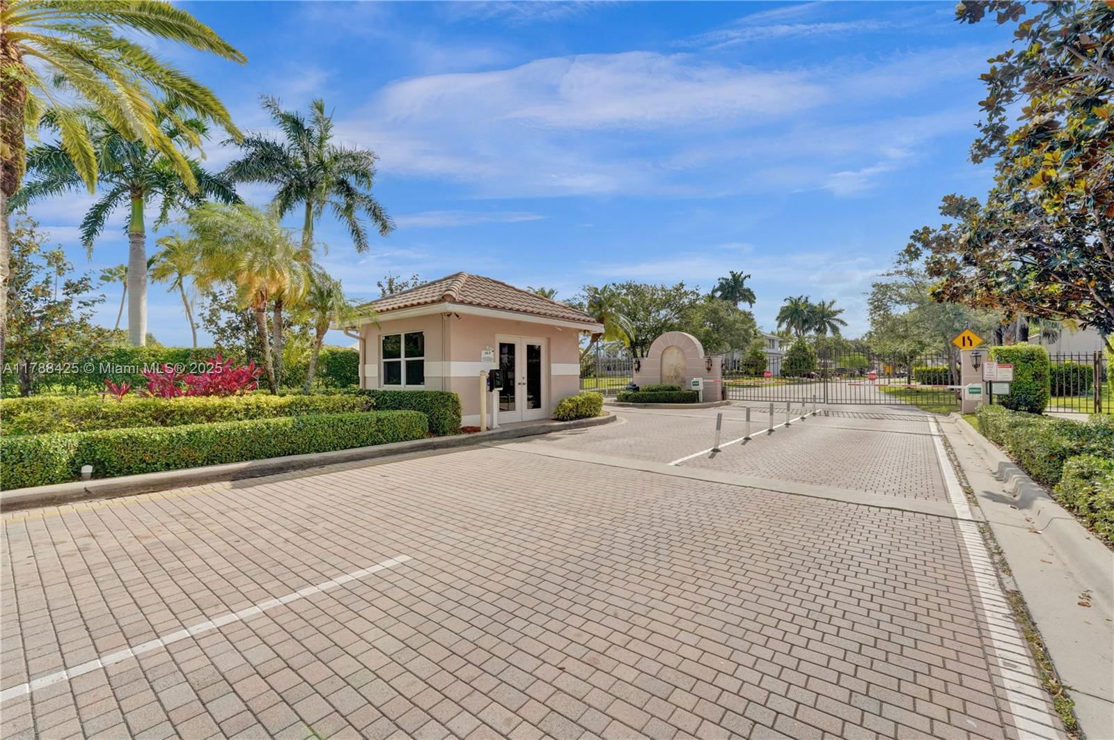 Real estate property located at 17538 13th Street, Broward, Silver Lakes Phase Ii Rep, Pembroke Pines, FL