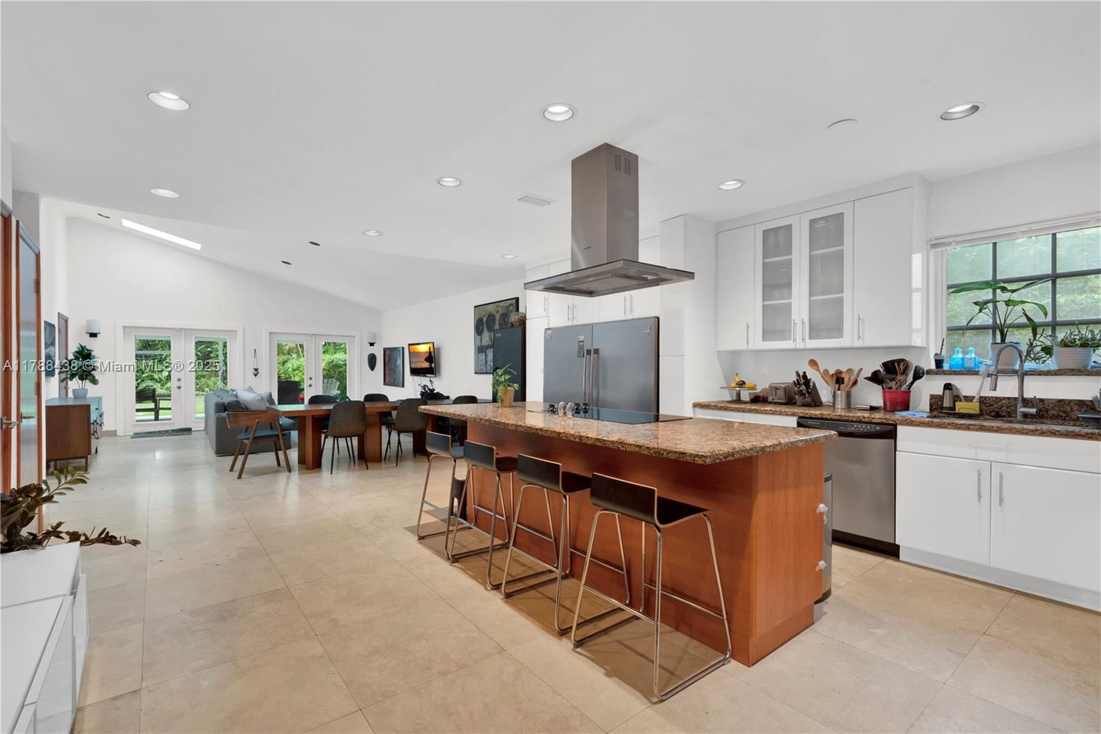 Real estate property located at 3730 Kumquat Ave, Miami-dade, Douglas Circle, Miami, FL