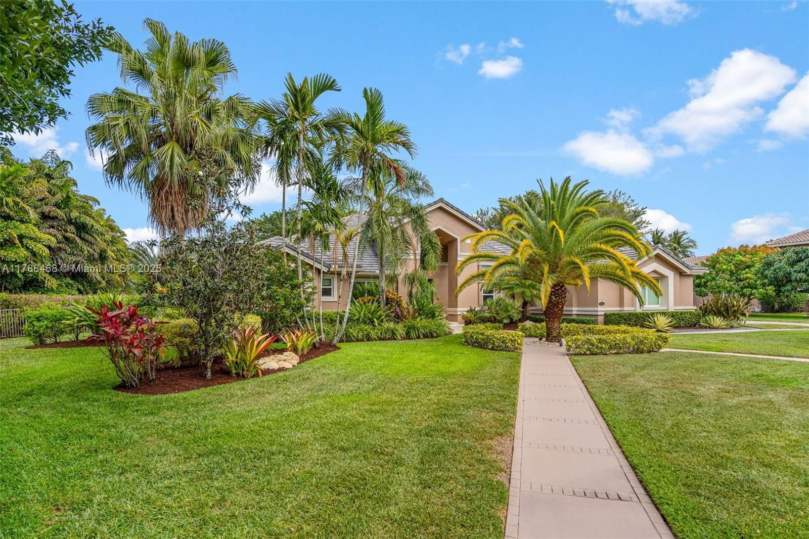 Real estate property located at 10605 Indian Trl, Broward, Indian Pond, Cooper City, FL