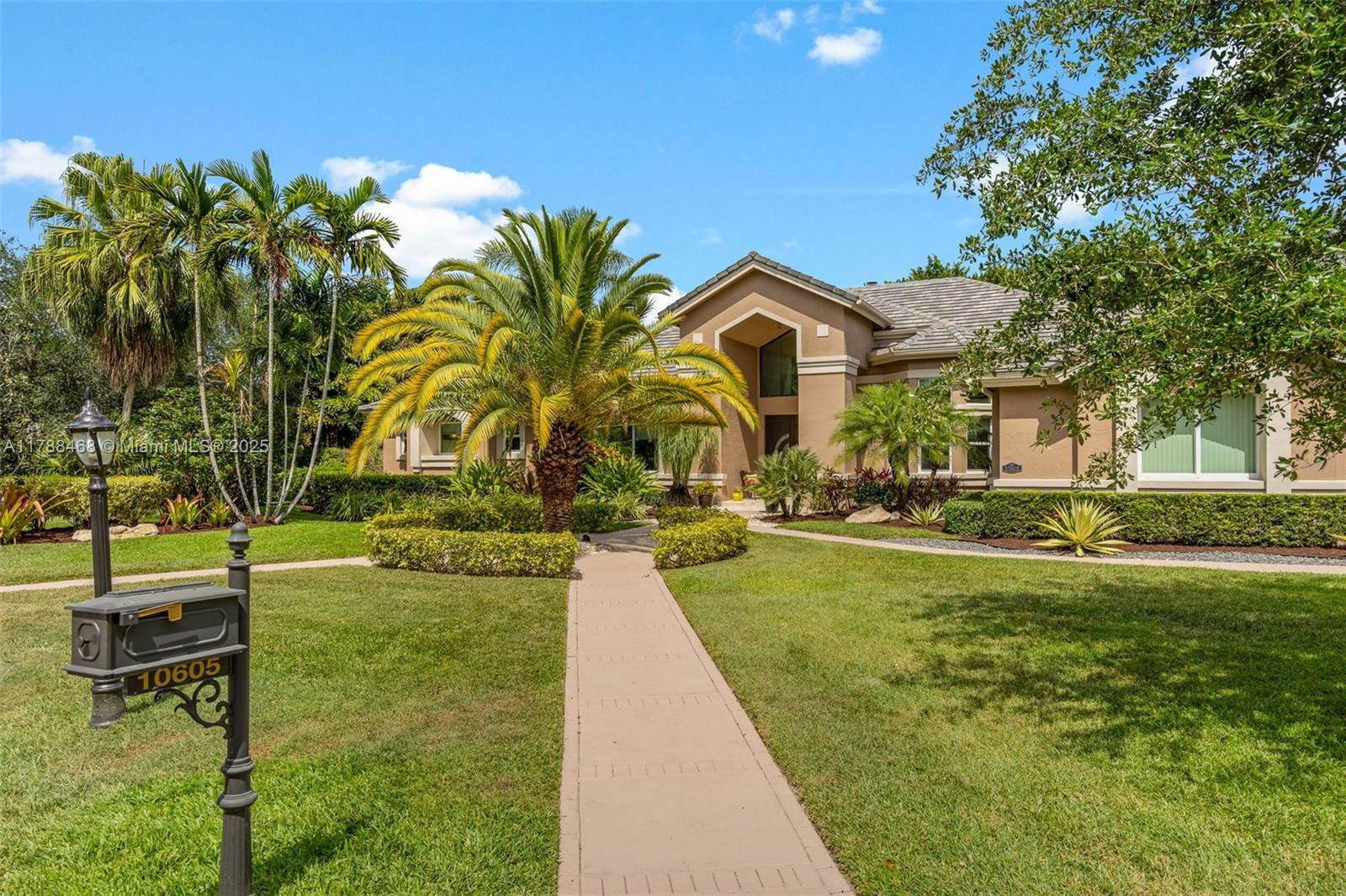 Real estate property located at 10605 Indian Trl, Broward, Indian Pond, Cooper City, FL
