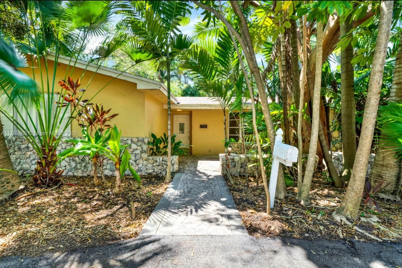 Real estate property located at 17737 86th Ave, Miami-dade, B-r Sub, Palmetto Bay, FL