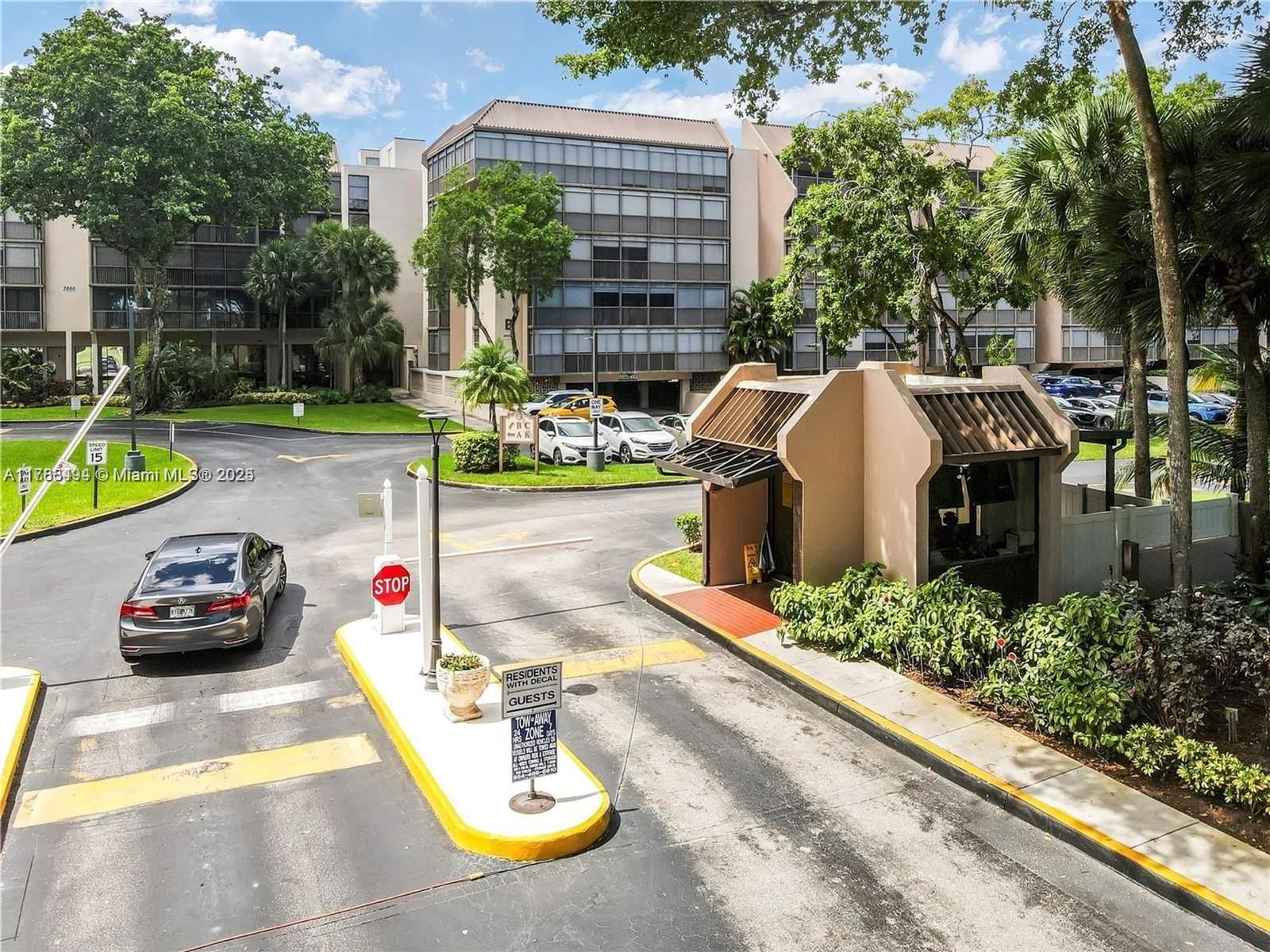 Real estate property located at 2808 46th Ave E650, Broward, Grandview At Emerald Hill, Hollywood, FL