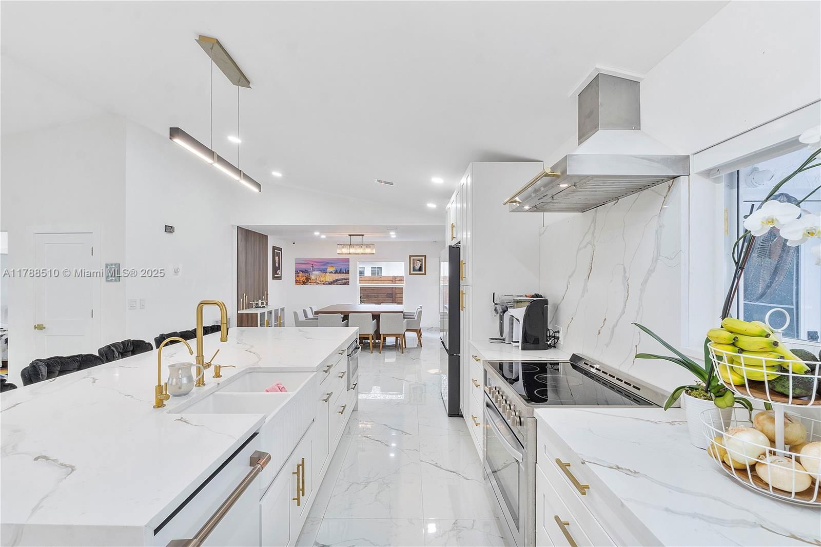 Real estate property located at 5022 45th Ave, Broward, Winston Park, Coconut Creek, FL
