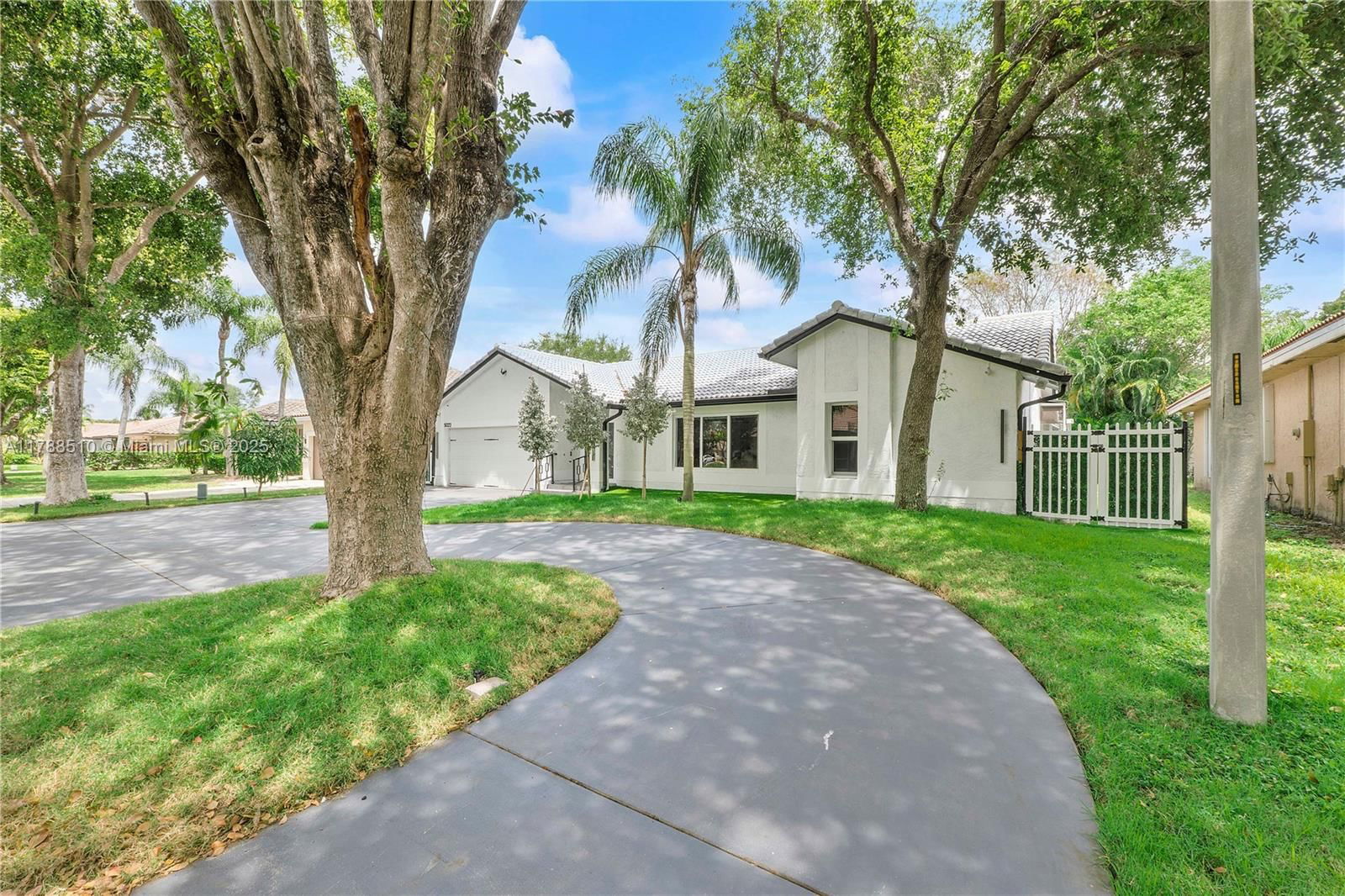 Real estate property located at 5022 45th Ave, Broward, Winston Park, Coconut Creek, FL