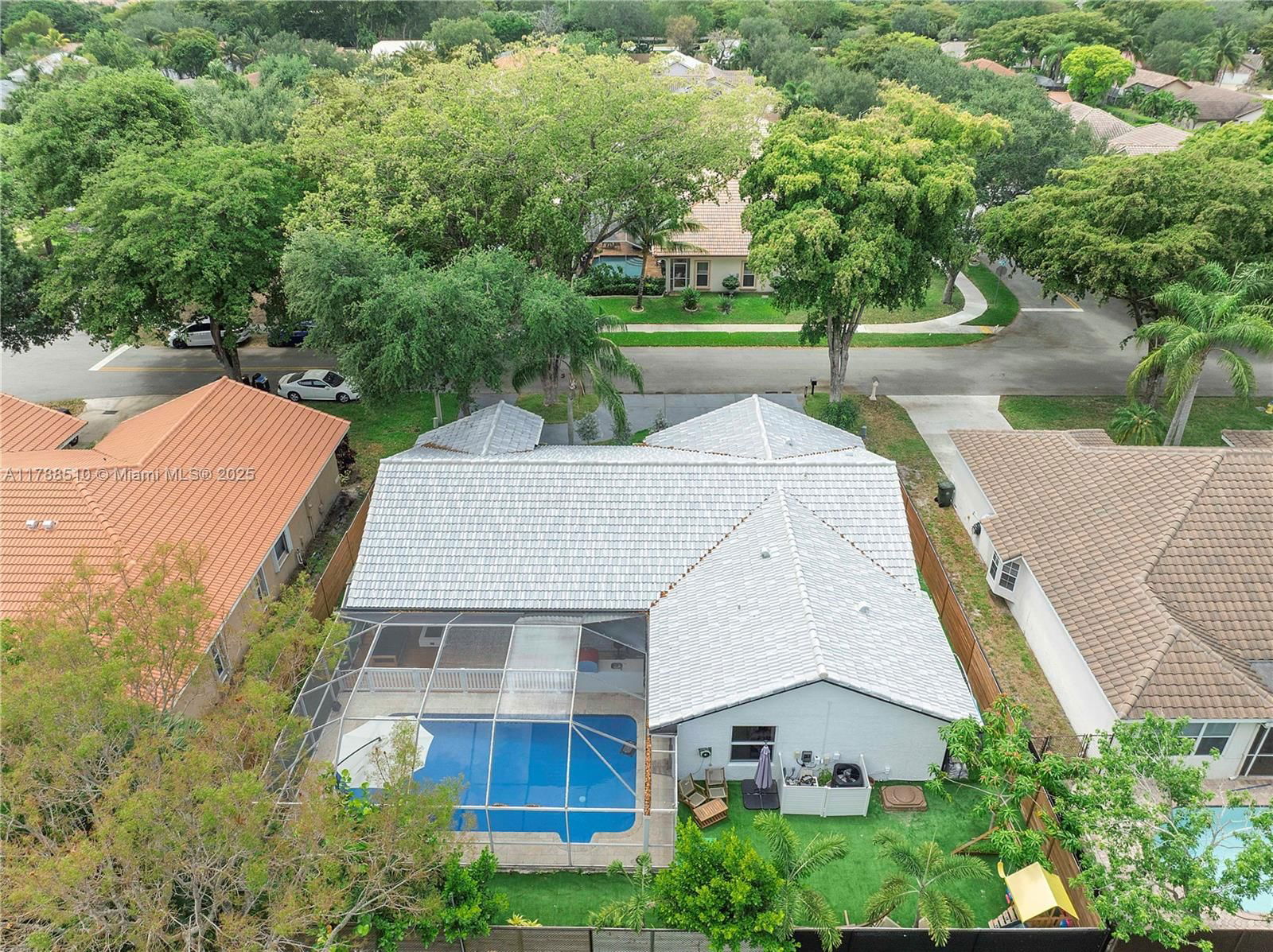 Real estate property located at 5022 45th Ave, Broward, Winston Park, Coconut Creek, FL