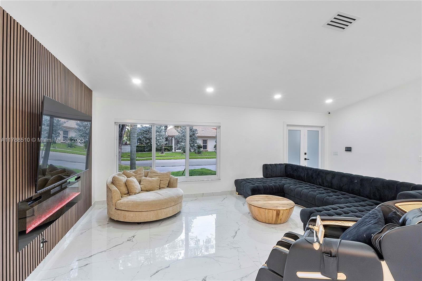 Real estate property located at 5022 45th Ave, Broward, Winston Park, Coconut Creek, FL