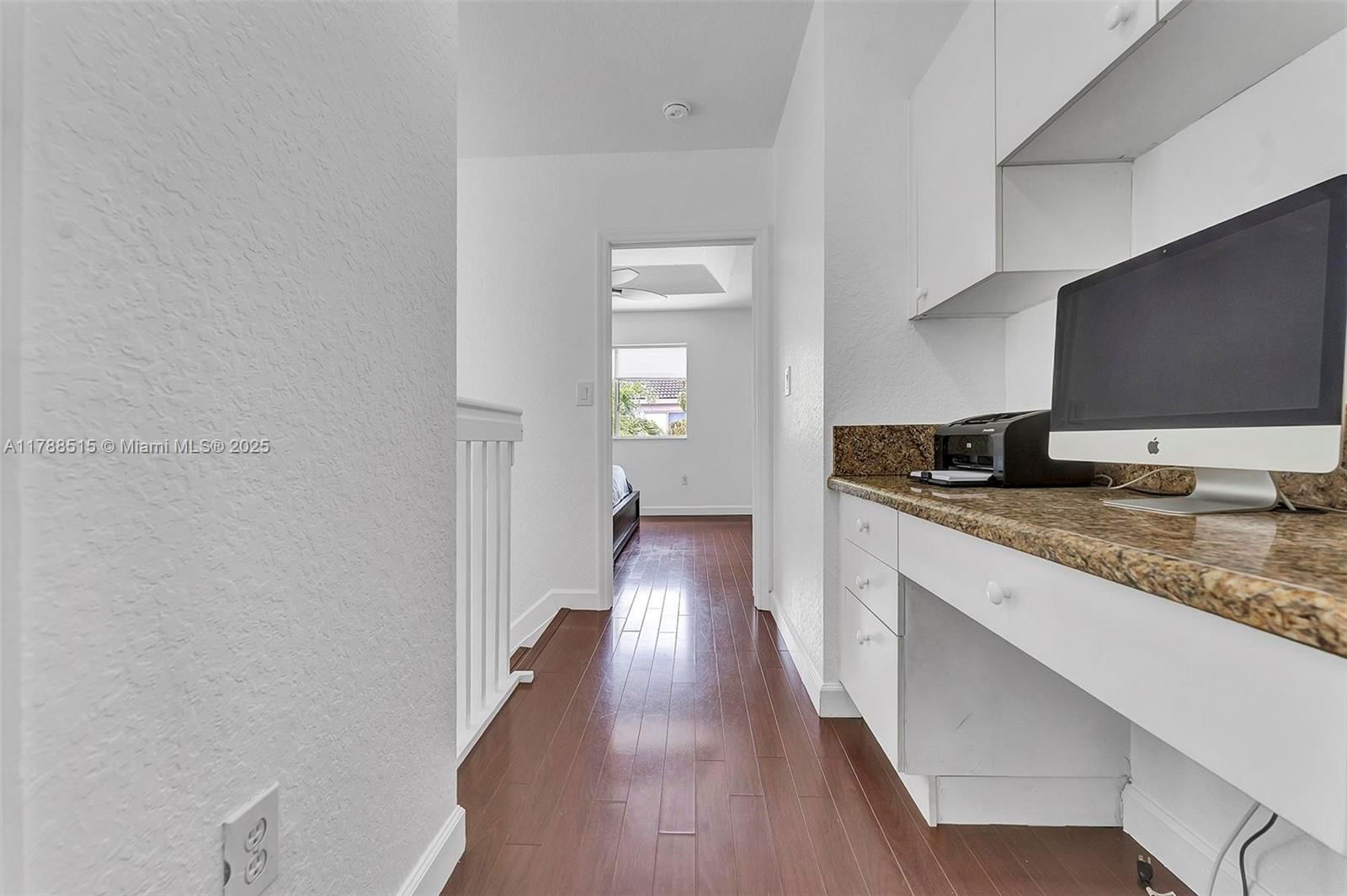 Real estate property located at 5725 112th Path, Miami-dade, Doral Northeast Townhomes, Doral, FL