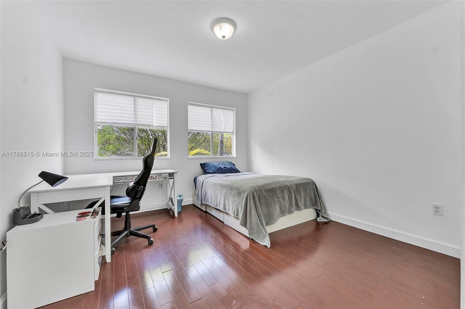 Real estate property located at 5725 112th Path, Miami-dade, Doral Northeast Townhomes, Doral, FL