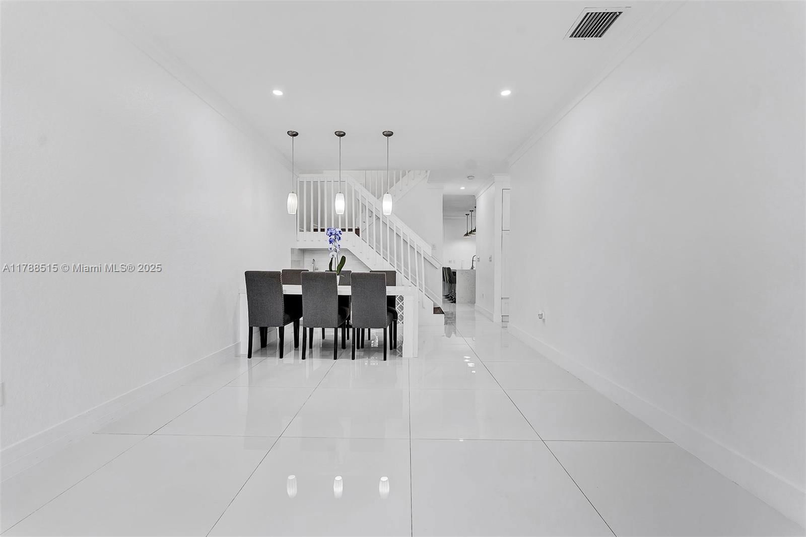 Real estate property located at 5725 112th Path, Miami-dade, Doral Northeast Townhomes, Doral, FL