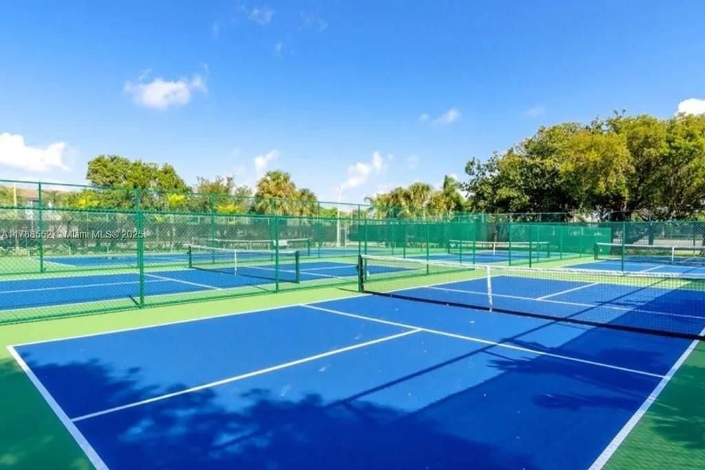 Real estate property located at 800 142nd Ave #401N, Broward, Suffolk At Century Villag, Pembroke Pines, FL