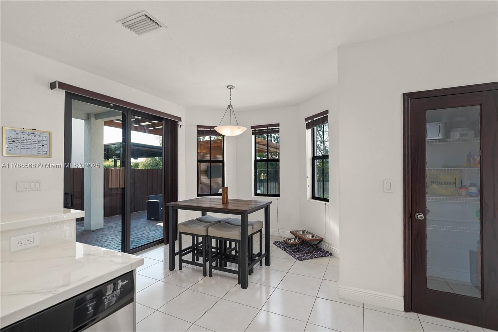 Real estate property located at 10371 10th St, Miami-dade, Fontainebleau West North, Miami, FL