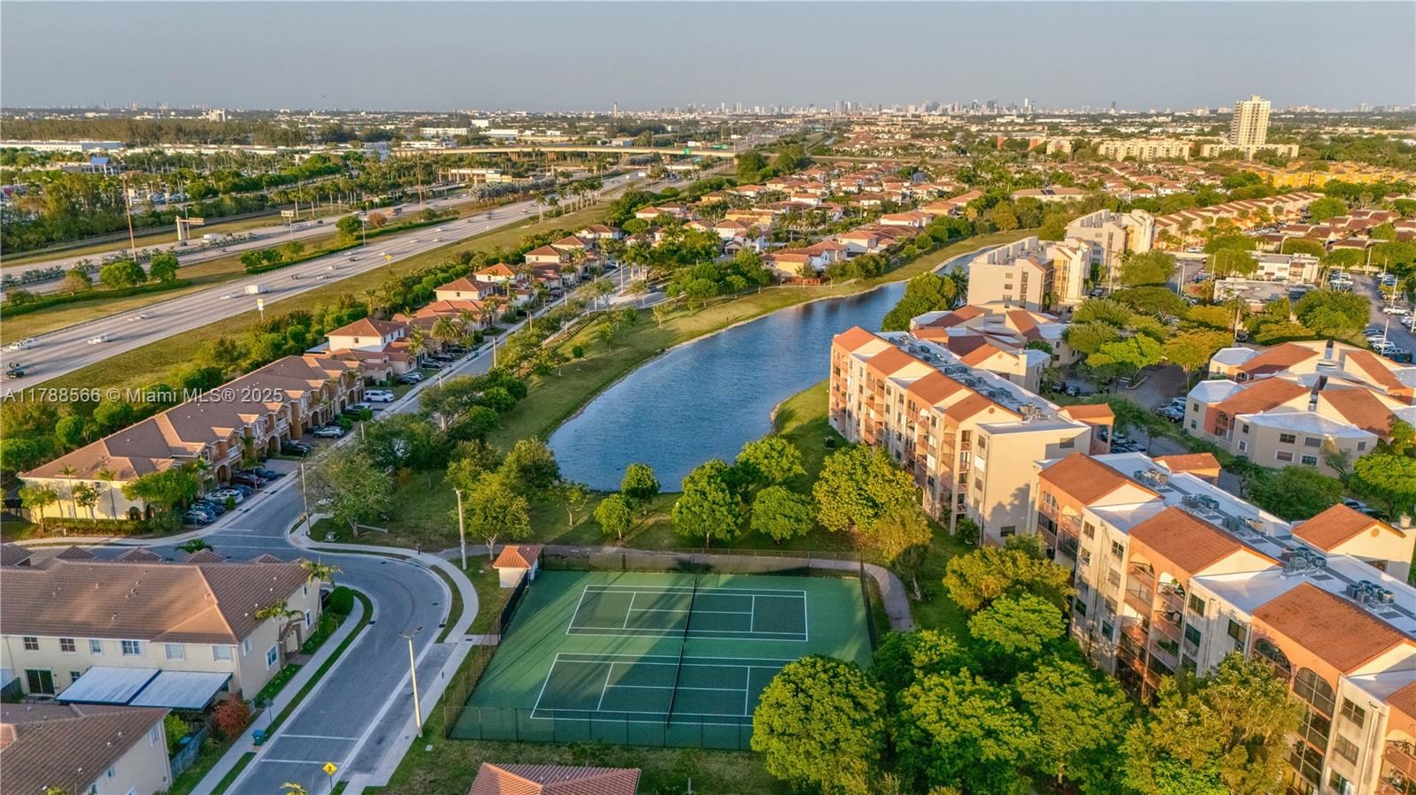 Real estate property located at 10371 10th St, Miami-dade, Fontainebleau West North, Miami, FL
