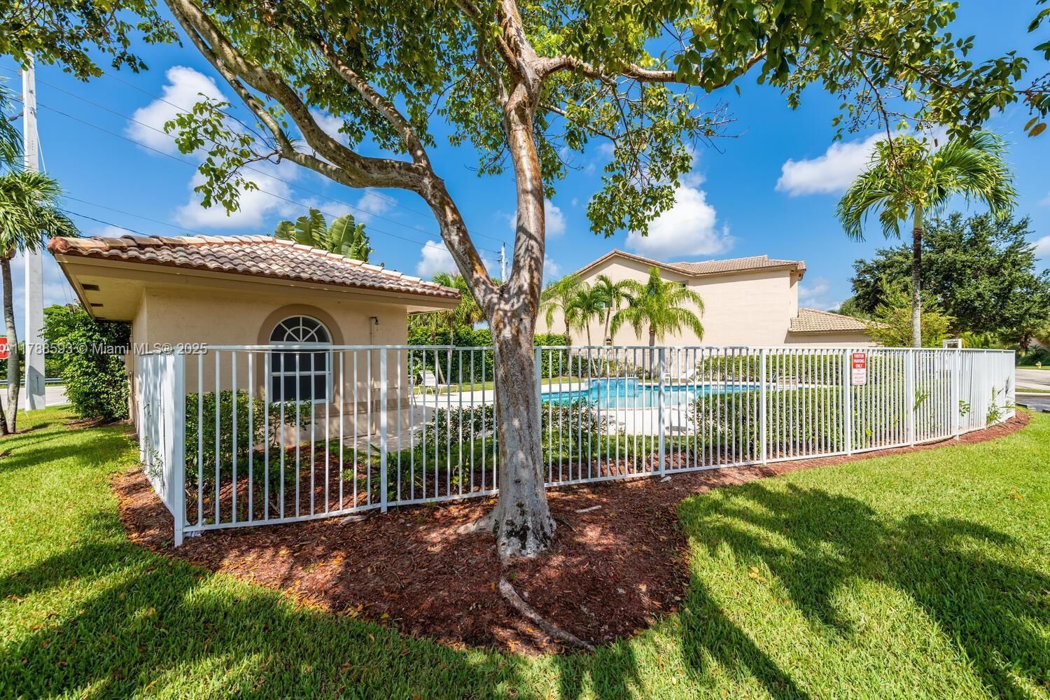 Real estate property located at 5134 Madison Lakes Cir W, Broward, Madison Lakes, Davie, FL