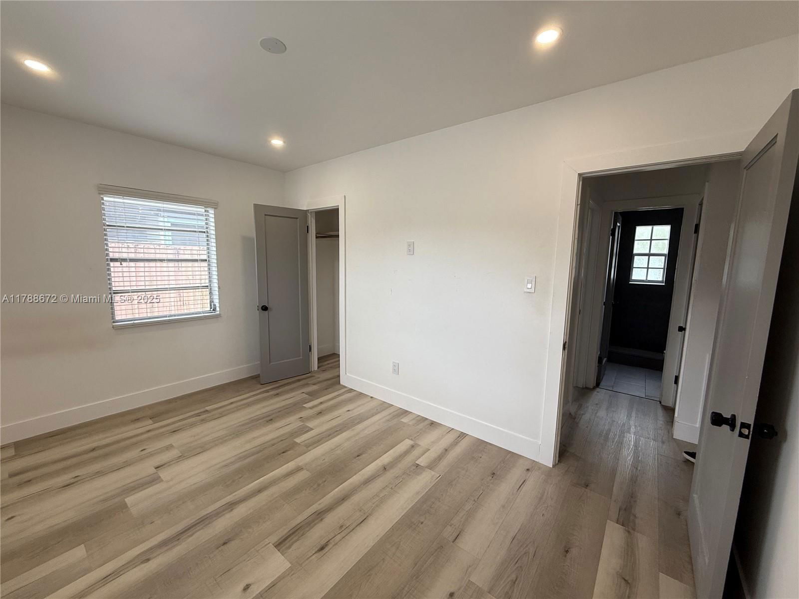 Real estate property located at 3902 8th Ct, Miami-dade, Linden Gardens, Hialeah, FL