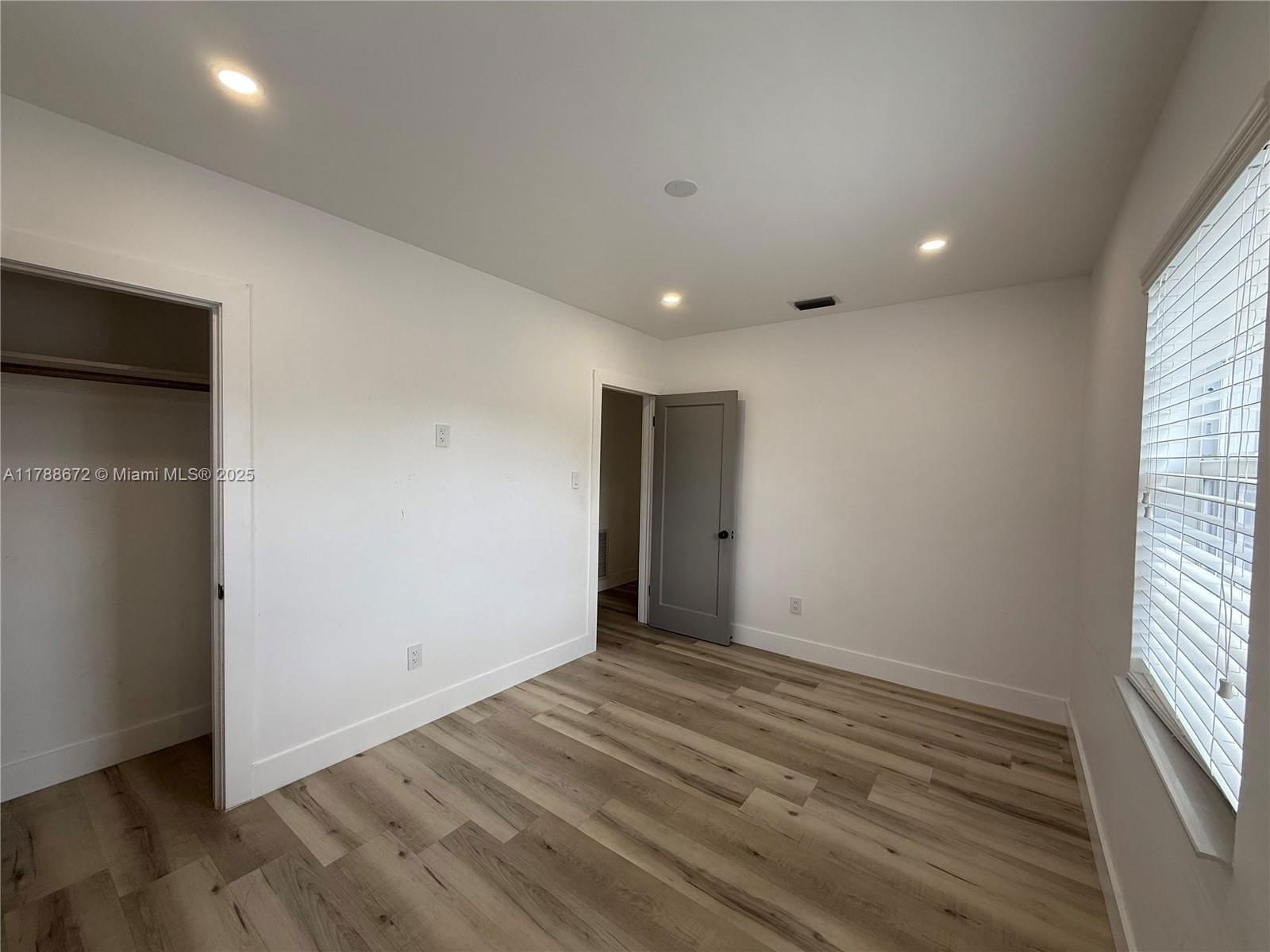 Real estate property located at 3902 8th Ct, Miami-dade, Linden Gardens, Hialeah, FL