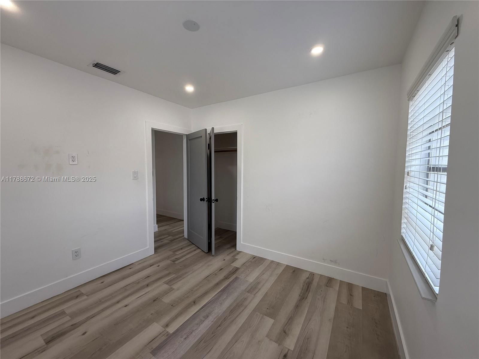 Real estate property located at 3902 8th Ct, Miami-dade, Linden Gardens, Hialeah, FL