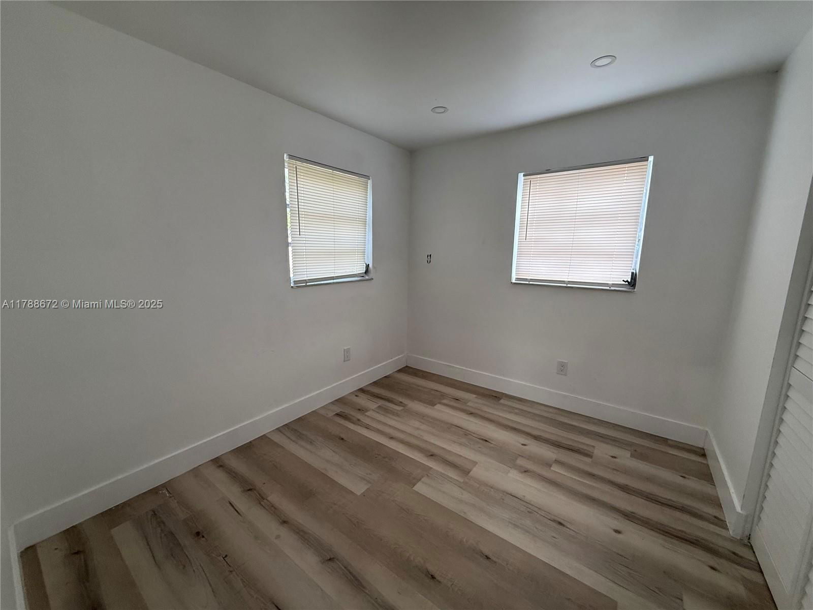 Real estate property located at 3902 8th Ct, Miami-dade, Linden Gardens, Hialeah, FL