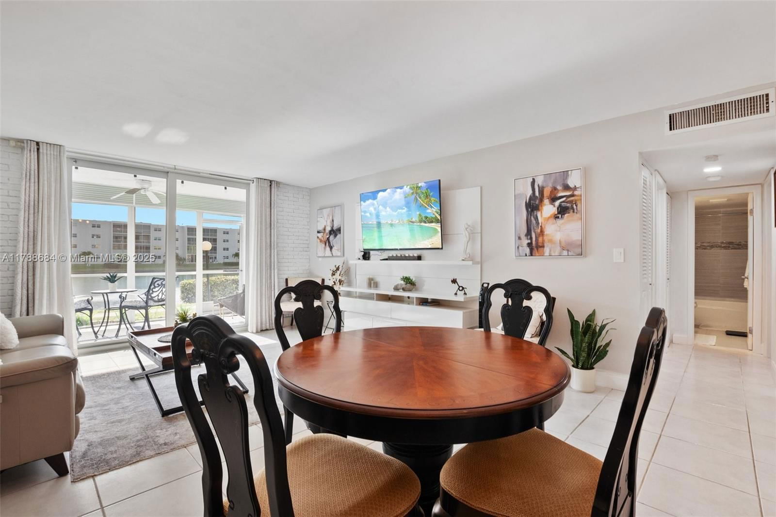 Real estate property located at 1024 4th Ave #102, Broward, Meadowbrook Lakes Condo, Dania Beach, FL